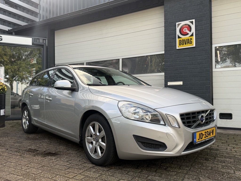 Volvo V60 2.4 D5 Summum, Voorwielaandrijving, Euro 5, Gebruikt, 1514 kg