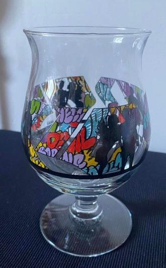 Duvel bierglas. Artist Collection “I am FAKE", Ophalen of Verzenden, Zo goed als nieuw, Glas of Glazen, Duvel