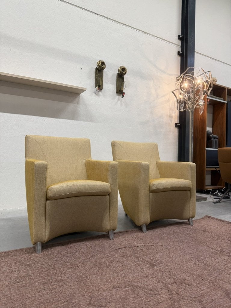 2 Nieuw Leolux Dolcinea Fauteuils geel stof Design stoel, Leolux, Info@leolux.nl, Nieuw, 75 tot 100 cm
