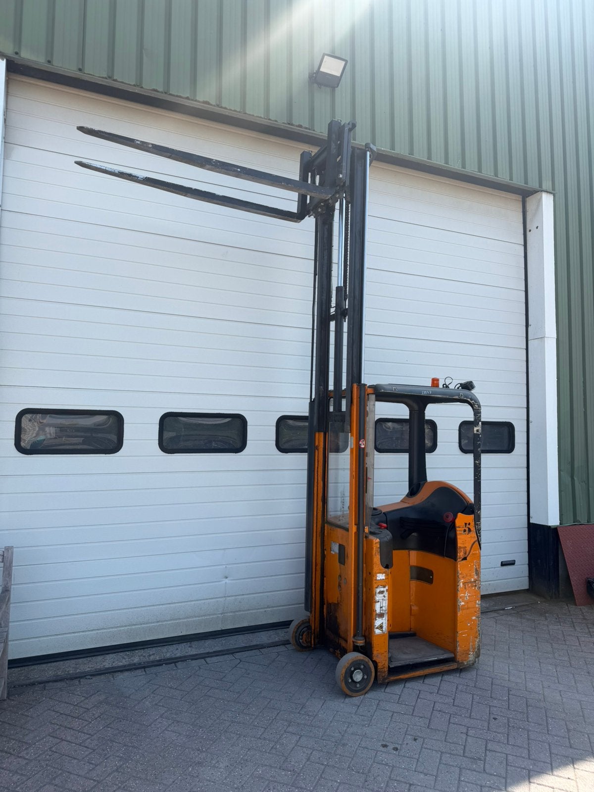 Electrische stapelaar/heftruck, Ophalen