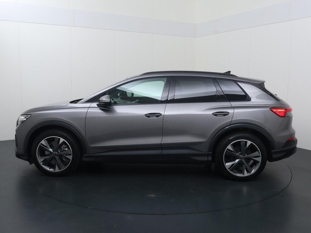 Audi Q4 e-tron 45 quattro Advanced edition 82 kWh | 286 PK |, Auto's, Audi, 12 maanden, Stof, Gebruikt, Zwart