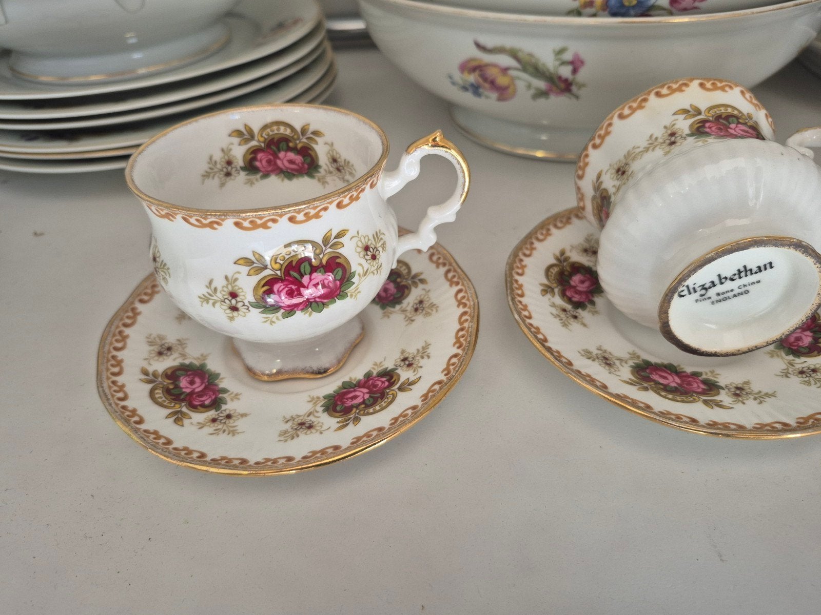 Elizabethan Fine Bone China Kop en Schotel - Rozenpatroon, Ophalen of Verzenden