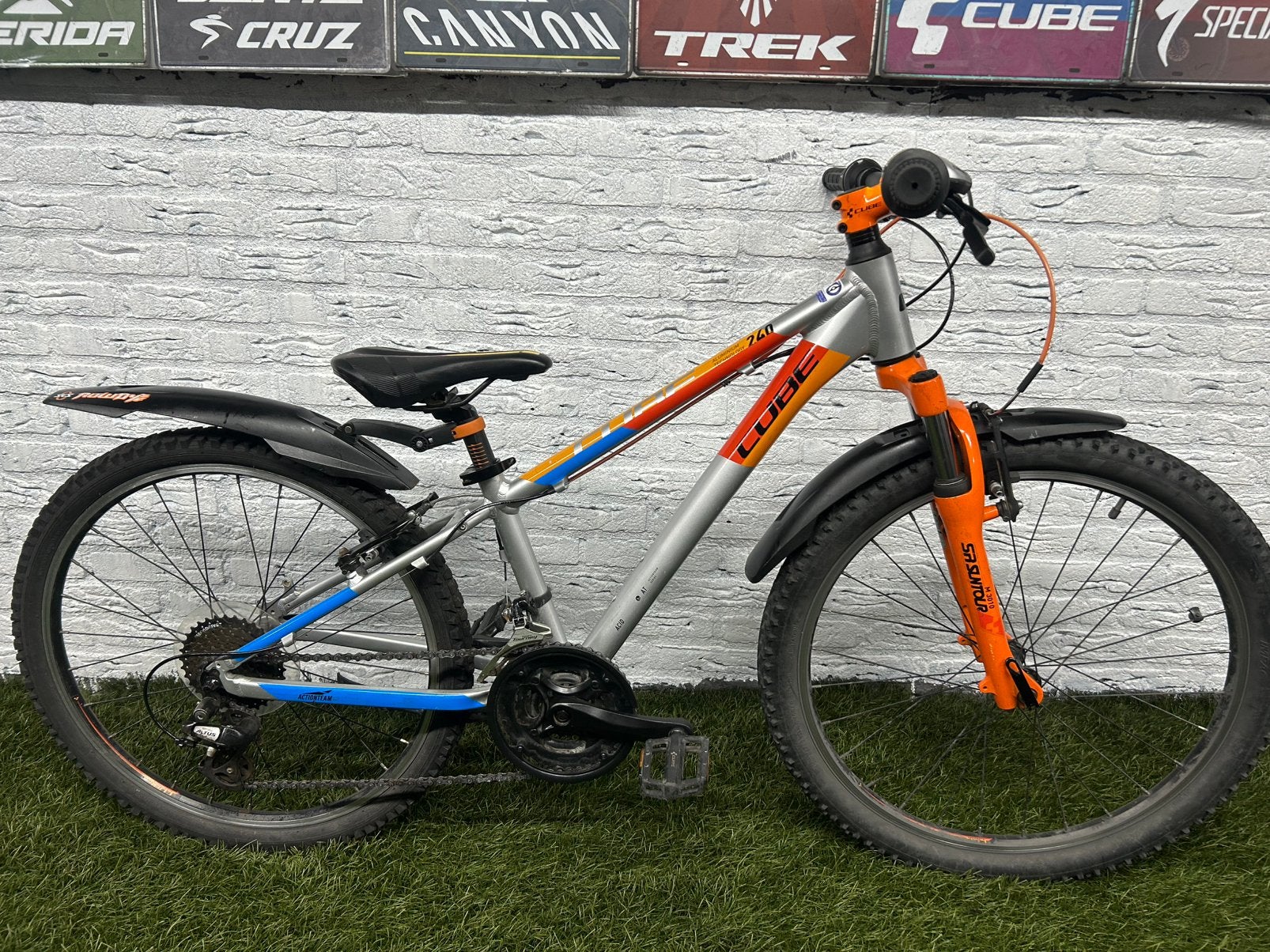 Cube Acid 240 mountainbike 24 inch cube mtb kids 240 cube 24, Fietsen en Brommers, Fietsen | Kinderfietsjes, Ophalen, Zo goed als nieuw