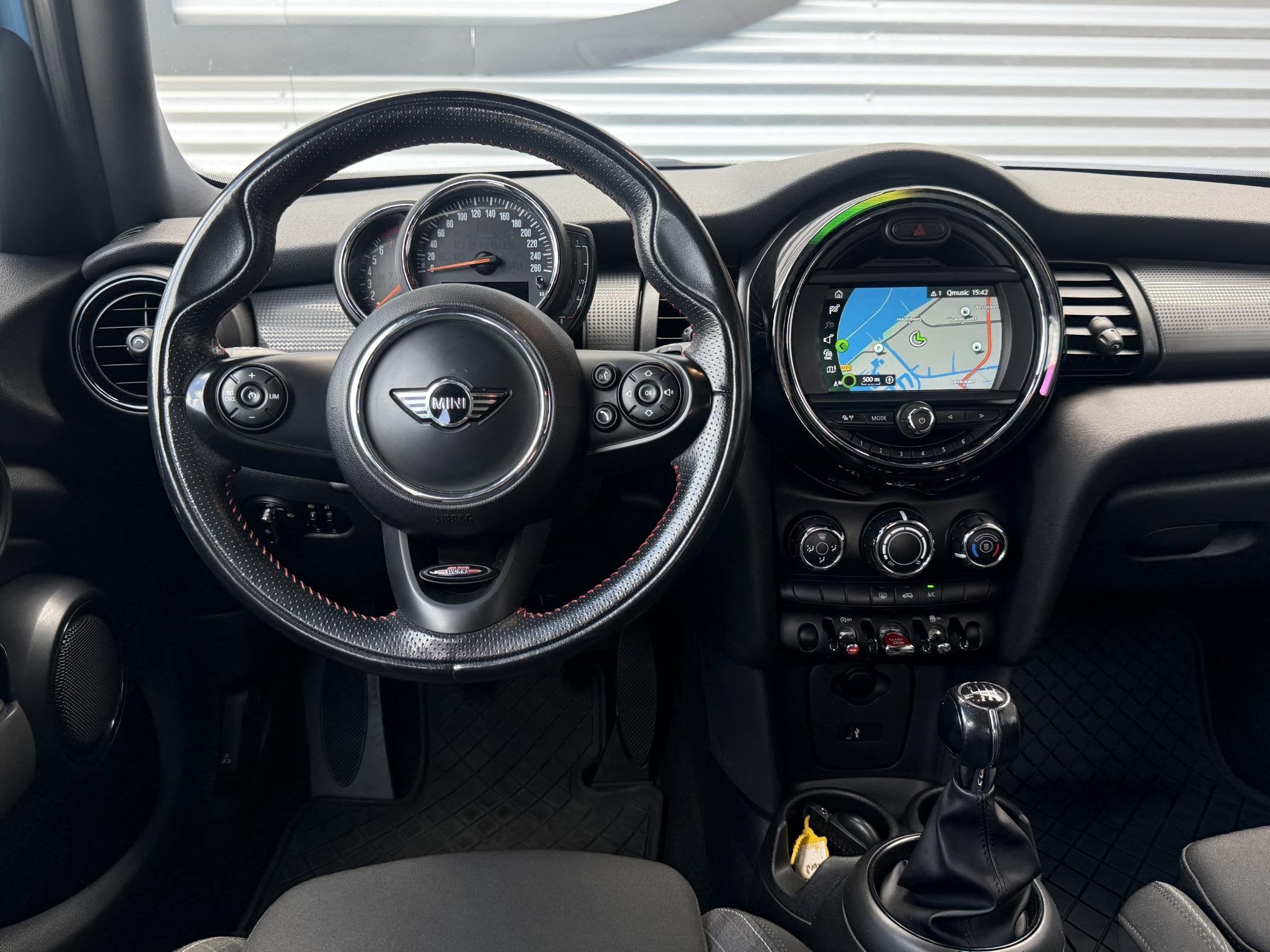 MINI 5-Deurs 1.5 Cooper 2e Eigenaar|Cruise|Pano|PDC|Navi|Ele, Voorwielaandrijving, 136 pk, Blauw, Leder en Stof