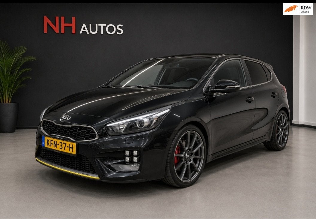 Kia Cee'd 1.6 GT Track 204PK KW Schroefset CarPlay, Auto's, Voorwielaandrijving, Euro 5, Gebruikt, 4 cilinders