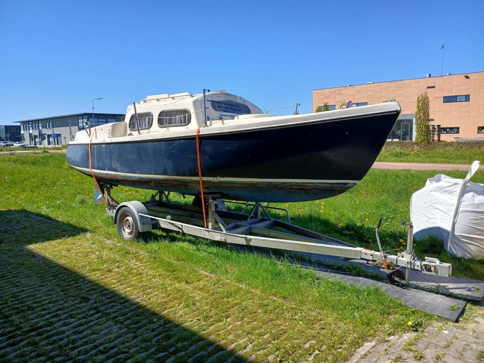 Kajuit boot met trailer., Ophalen, Gebruikt, Kajuitboot, Trailer