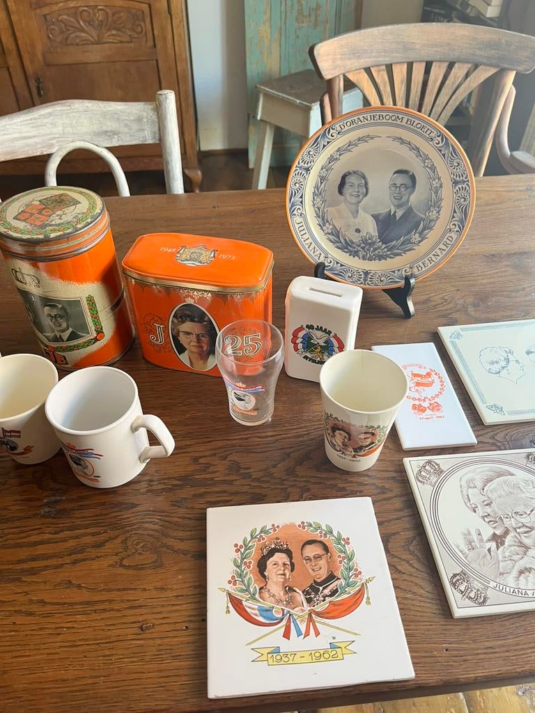 14 verschillende koningshuis items, Antiek en Kunst, Ophalen of Verzenden