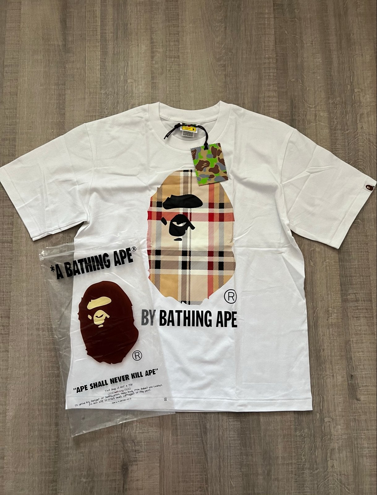 BAPE Bathing Ape Burberry Check T-Shirt Wit M Nieuw met Tags, Kleding | Heren, Ophalen of Verzenden, Nieuw, Maat 48/50 (M), Wit
