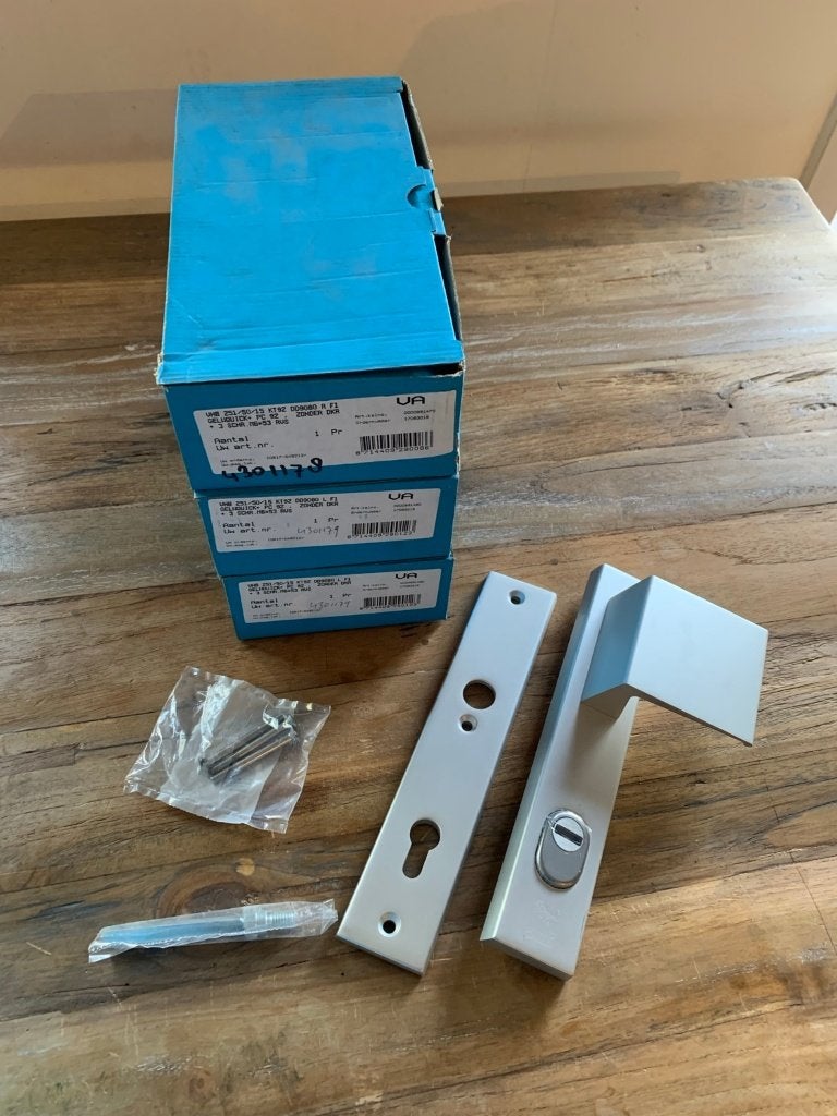 AMI veiligheidsbeslag PC92 kerntrek links rechts SKG3 NIEUW, Overige materialen, Info@ami.nl, Nieuw, Ophalen of Verzenden