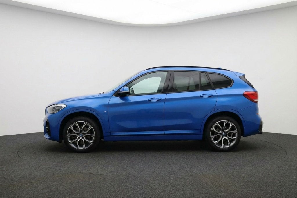 BMW X1 sDrive 20i M Sport Pano l Memory l Trekhaak l Carplay, Auto's, 1998 cc, Euro 6, 4 cilinders, Blauw