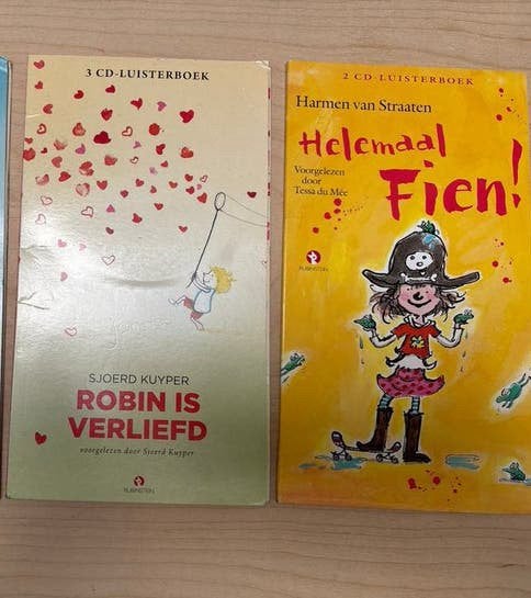 2 kinder luisterboeken: Robin is verliefd en Fien, Ophalen of Verzenden, Zo goed als nieuw, Fictie algemeen