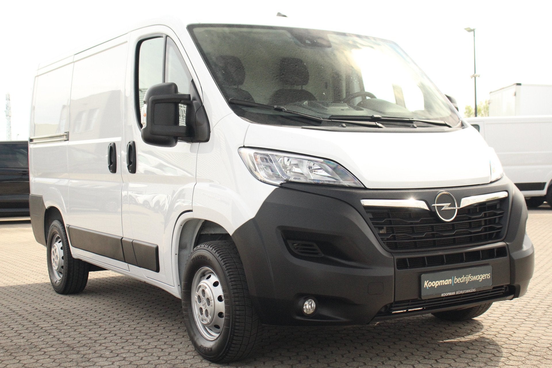 Opel Movano 2.2D 140pk L1H1 3.5t | Cruise | Carplay/Android, Auto's, Voorwielaandrijving, Gebruikt, 4 cilinders, 1905 kg
