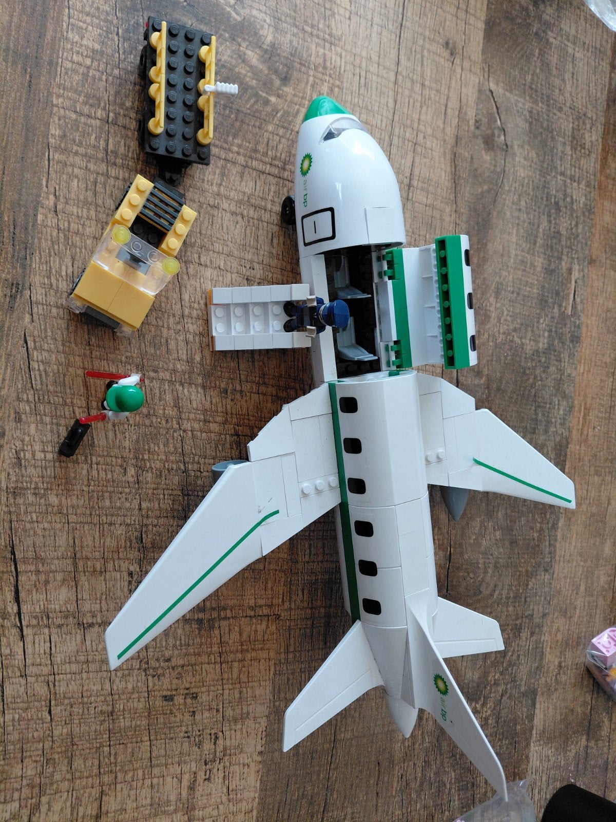 COBI BP Vliegtuig met voertuig en figuren, lijkt op lego, Ophalen of Verzenden, Gebruikt, Overige merken