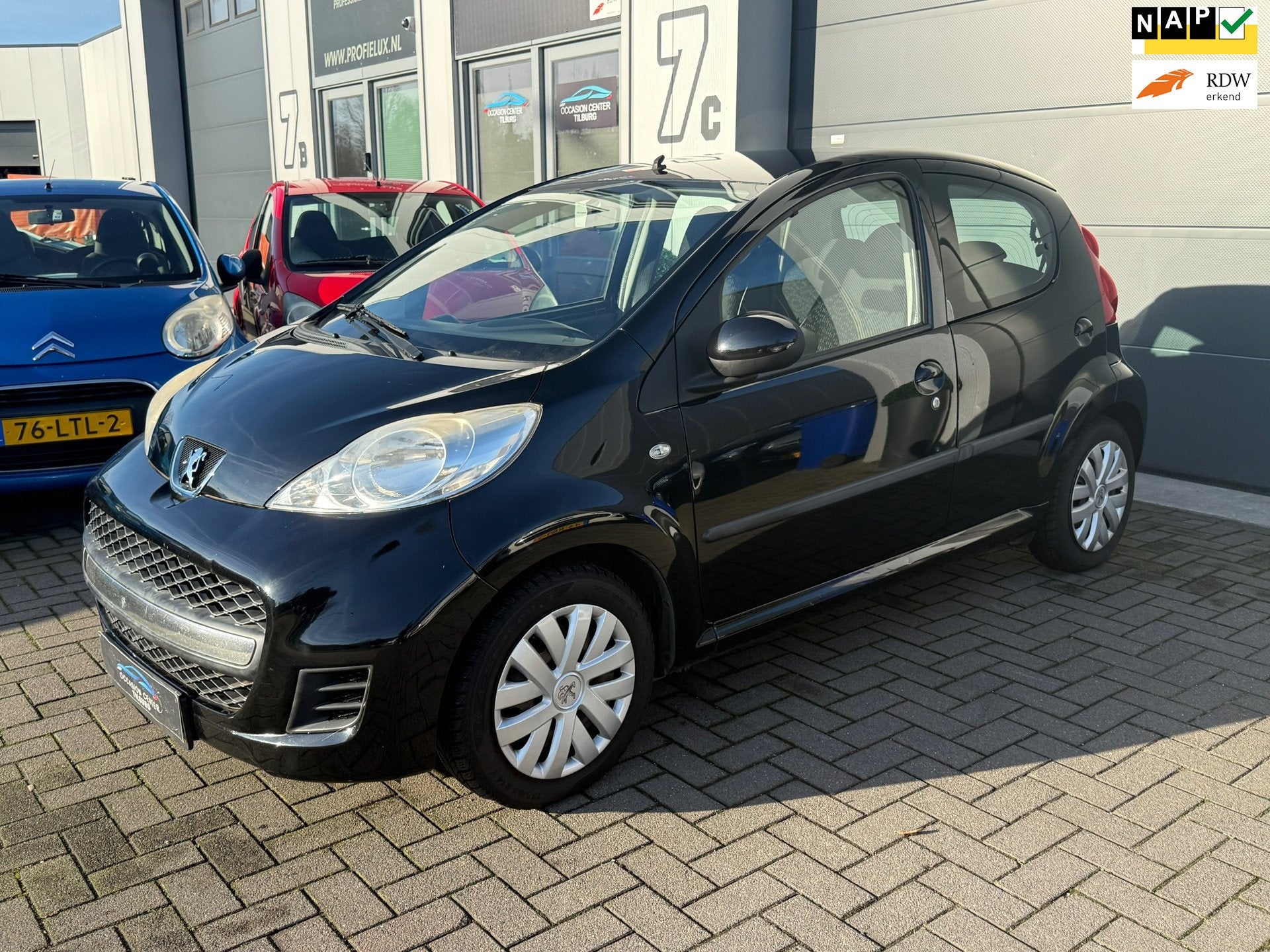 Peugeot 107 1.0 AUTOMAAT | AIRCO| ELEKTR PAKKET | NAP |, Auto's, Stof, Gebruikt, 4 stoelen, Origineel Nederlands