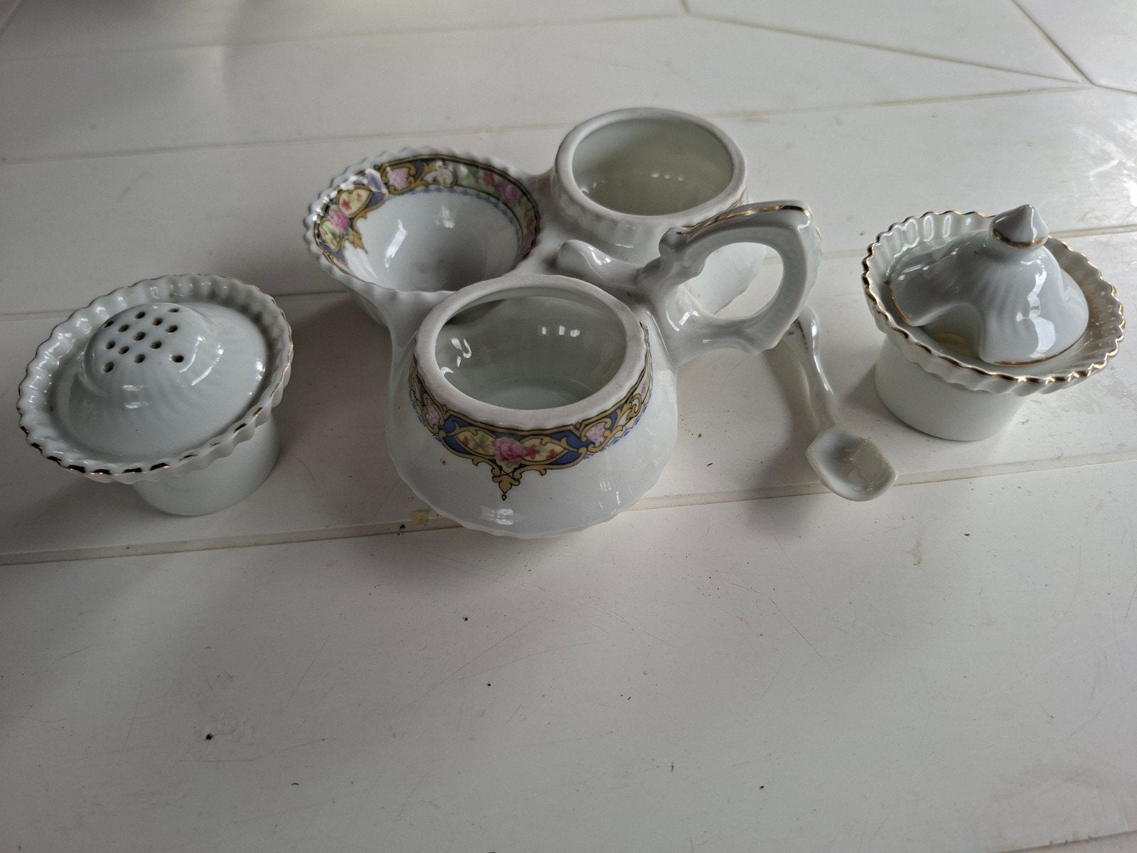 Victoria Tsjechoslowakije Porseleinen Kruidenrekje, Ophalen of Verzenden