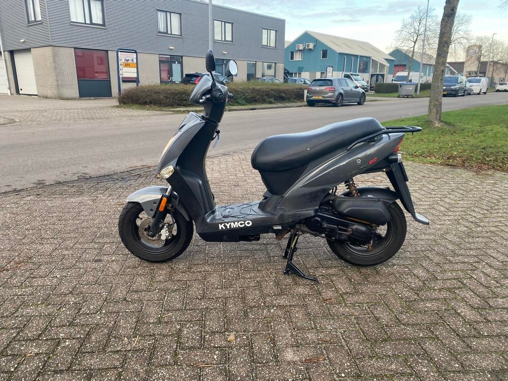 Kymco Agility FR 50 4T 12” 2017 45 KM Glans Grijs, Fietsen en Brommers, Scooters | Kymco, Ophalen, Maximaal 45 km/u, 49 cc, Zo goed als nieuw