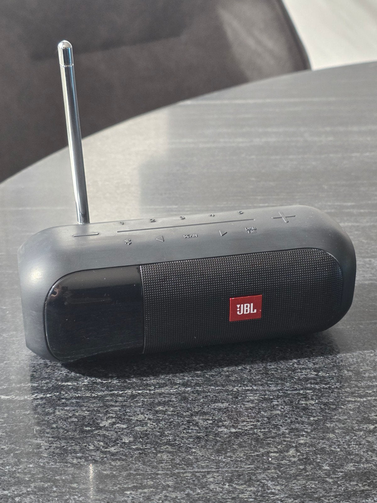 JBL Tuner 2 FM/DAB+ Radio - Draagbare Bluetooth Speaker, Ophalen of Verzenden, Zo goed als nieuw, Radio