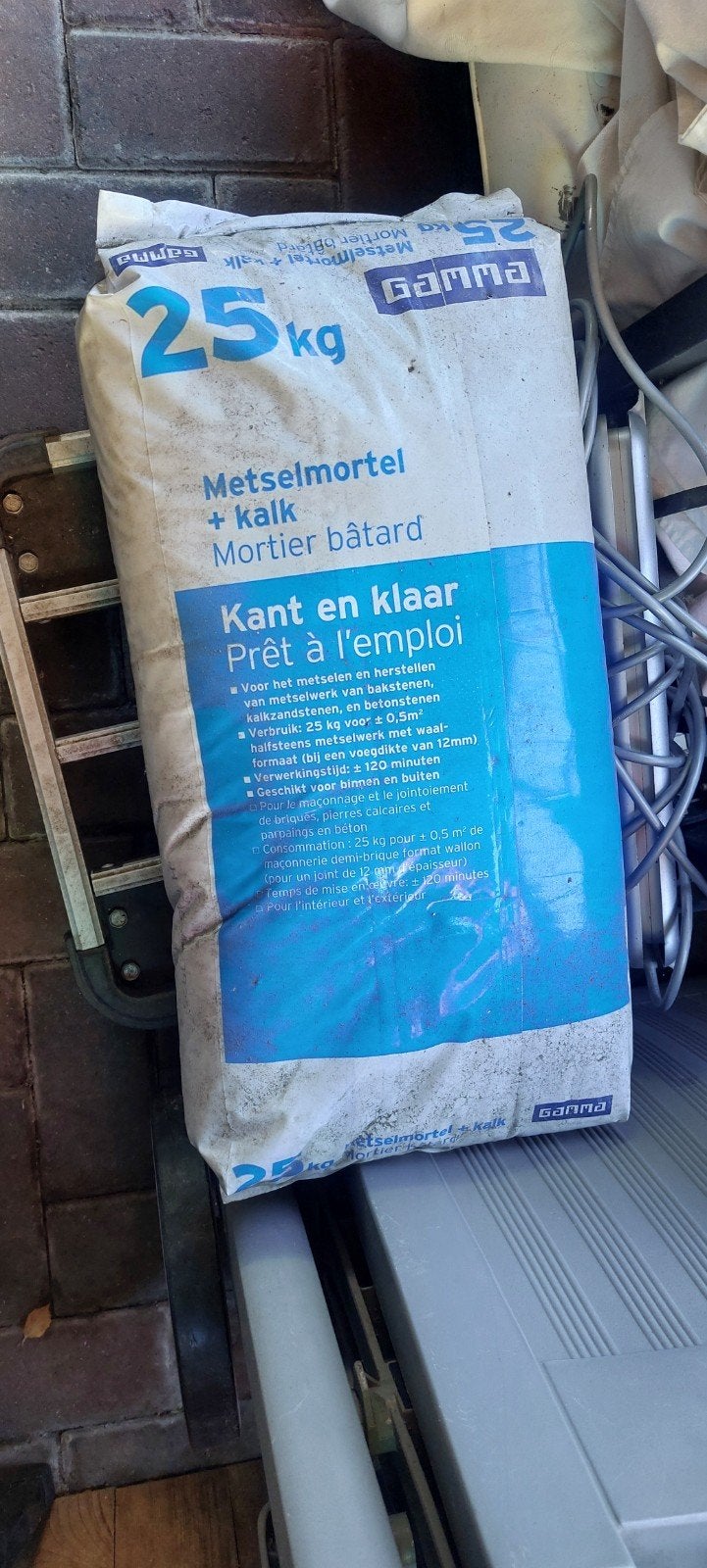 2 zakken Metselmortel, gratis!, Doe-het-zelf en Verbouw, Isolatie en Afdichting, Overige materialen, Nieuw, 15 m² of meer, Ophalen