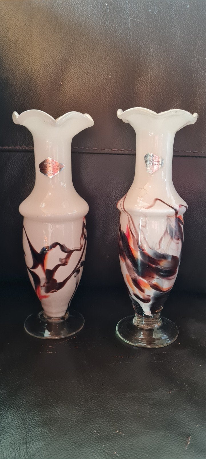 Set van 2 Vintage Lotus Flower Vazen - Melkglas, Antiek en Kunst, Ophalen
