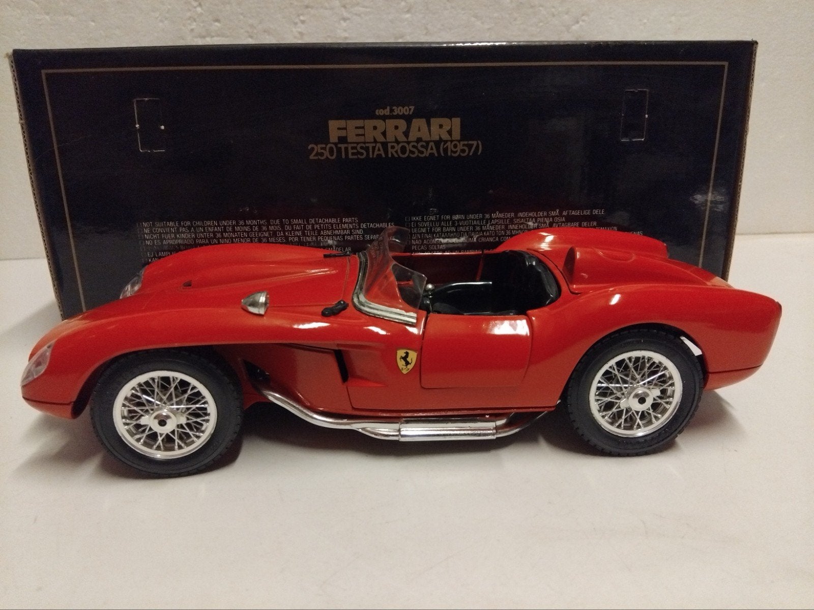 Ferrari 250 Testa Rossa rood 1957 Bburago metal  1:18 KRD, Hobby en Vrije tijd, Ophalen of Verzenden, Zo goed als nieuw, Auto