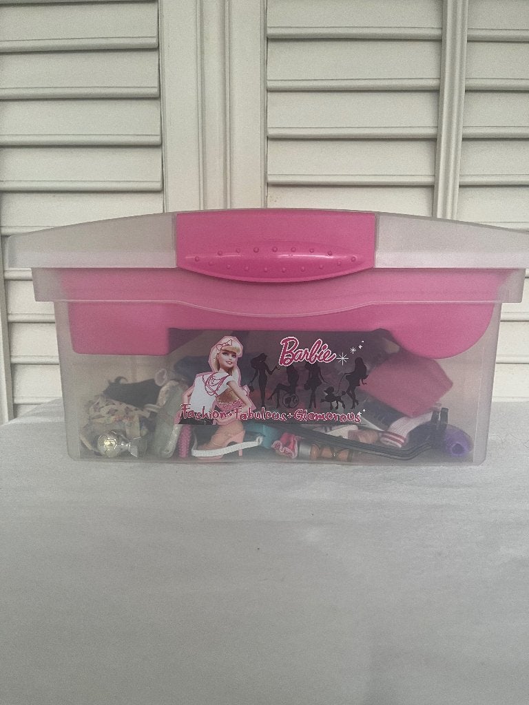 Bratz schoenen en tasjes in Barbiedoos, Verzamelen, Verzenden, Zo goed als nieuw, Accessoires