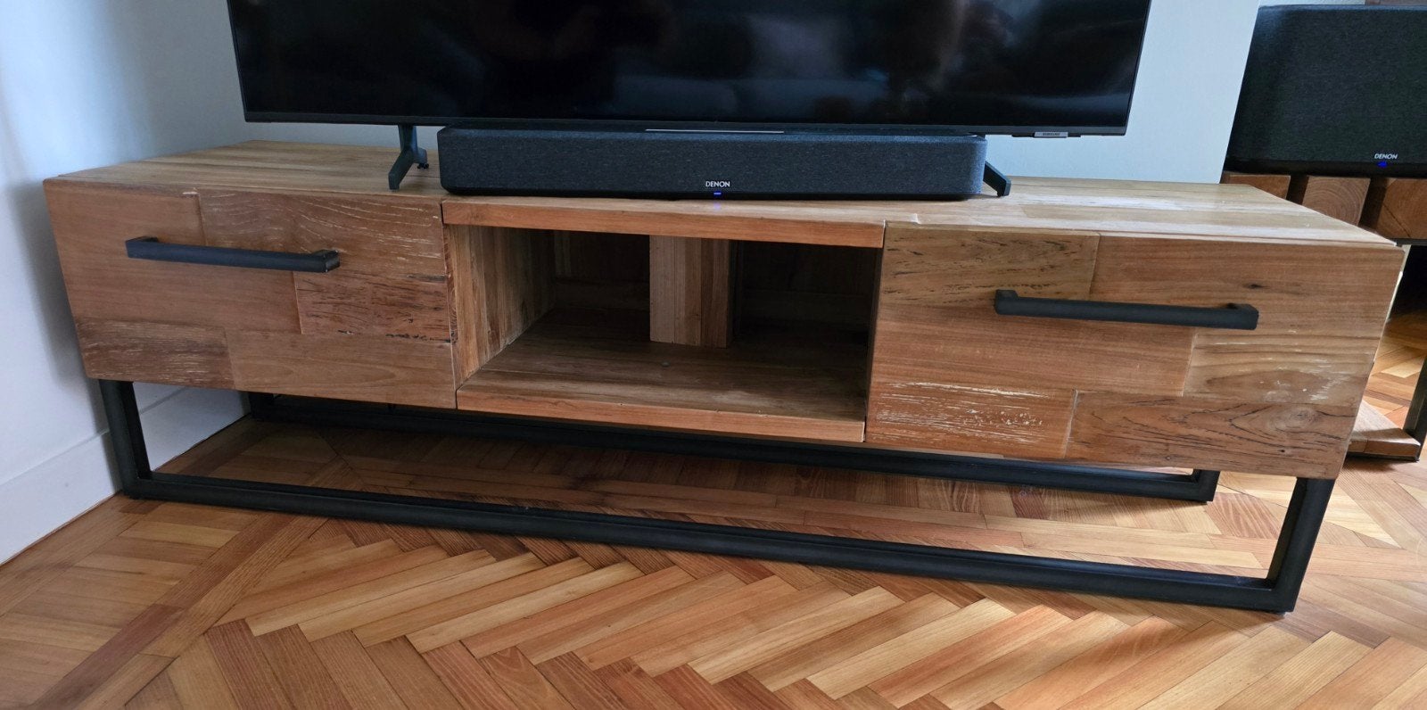 Robuust TV-meubel van mangohout en metaal, 100 tot 150 cm, Zo goed als nieuw, Minder dan 100 cm, Industrieel, Modern, Landelijk