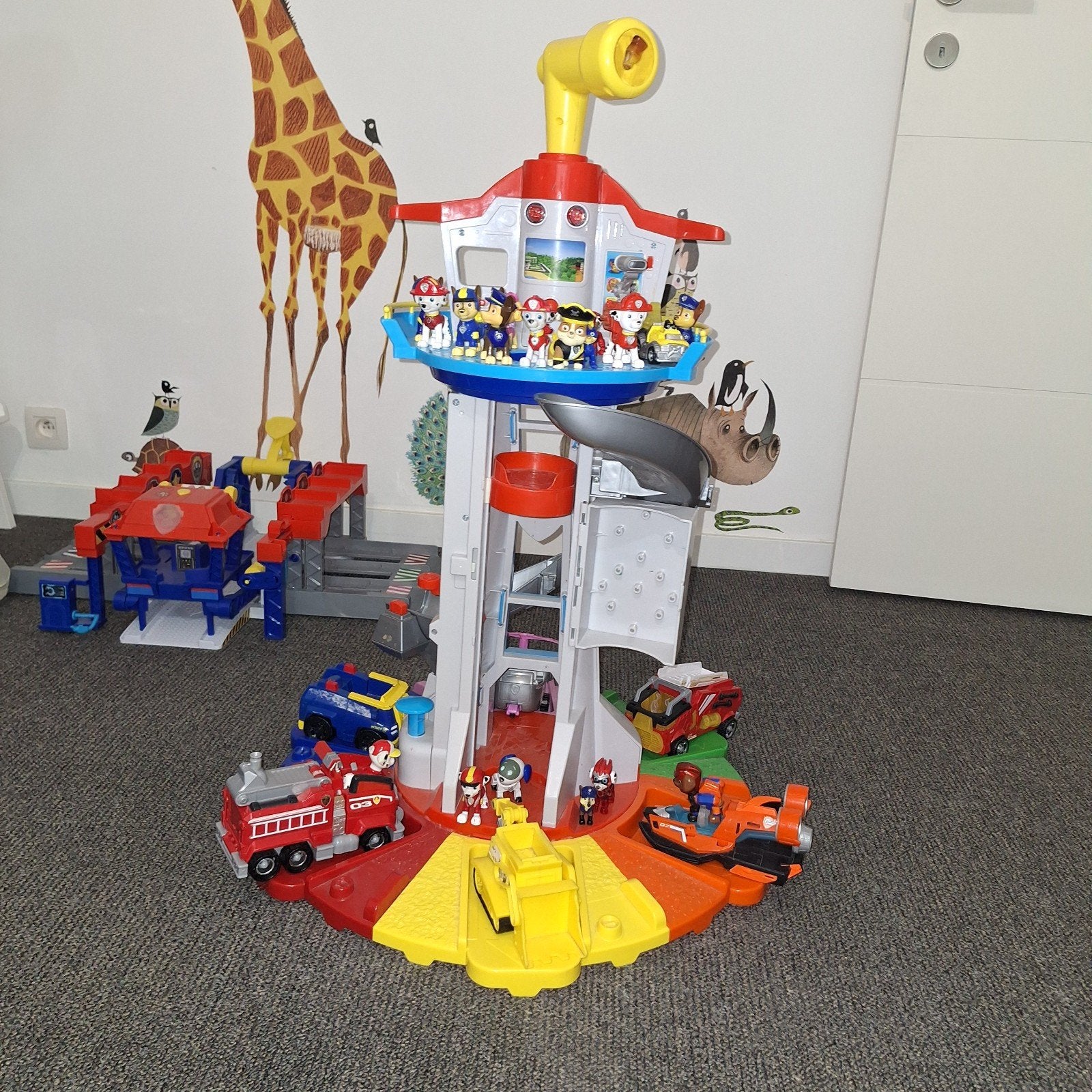 Paw Patrol Uitkijktoren met voertuigen en figuren, Kinderen en Baby's, Speelgoed | Actiefiguren, Ophalen of Verzenden, Gebruikt