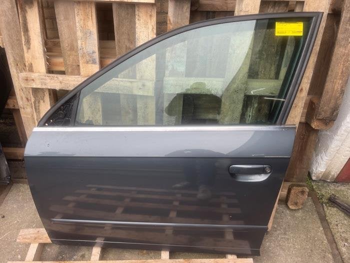 Portier 4Deurs links-voor van een Audi A4 (LX7Z), Gebruikt, -, -, Audi