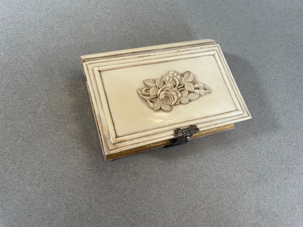 Antiek missaaltje met zilveren slotje uit 1873., Ophalen of Verzenden