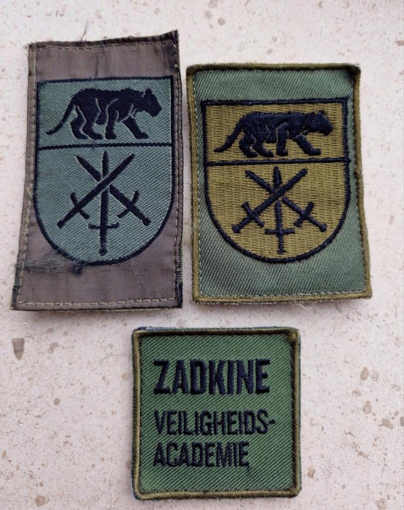 Setje VEVA emblemen KL, Verzamelen, Ophalen, Landmacht, Nederland, Embleem of Badge