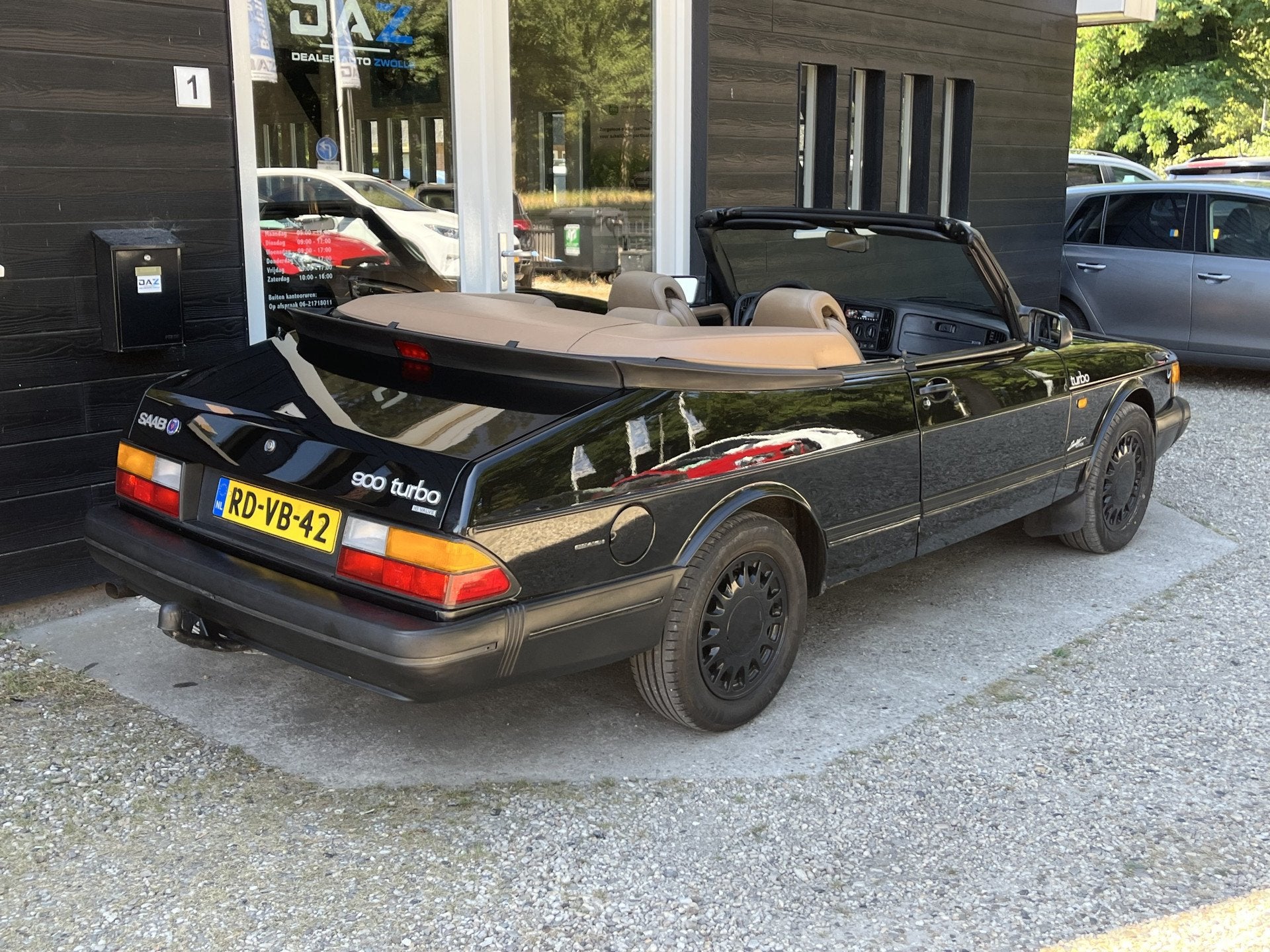 Saab 900 Cabrio 2.0 Turbo 16 Automaat/Leer/Trekhaak, Voorwielaandrijving, Beige, Cabriolet, 160 pk