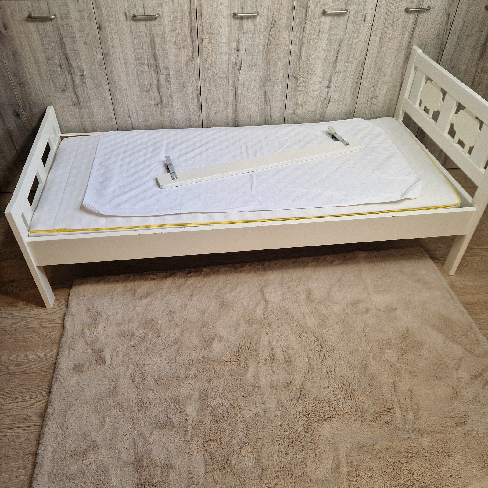 IKEA Kritter peuterbed met lattenbodem en matras, 70 tot 85 cm, 140 tot 160 cm, Zo goed als nieuw, Ophalen