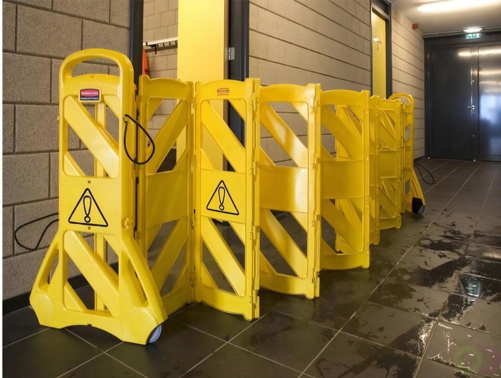 Nieuw!! Rubbermaid Mobiele Barricade - 4m compact, Ophalen