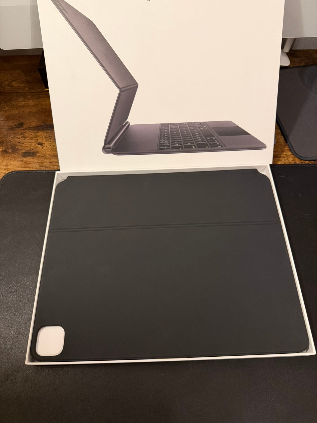 Apple Magic Keyboard iPad Pro 12.9” & Air 13” | NIEUW, 13 inch of meer, Nieuw, Ophalen of Verzenden, Bescherming voor- en achterkant
