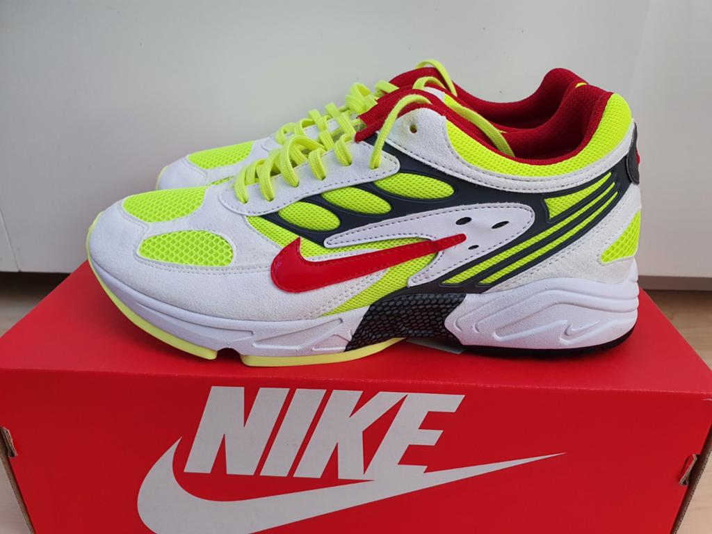 Nike Air Ghost Racer MT 44 Zo goed als nieuw, Wit, Nike, Ophalen of Verzenden, Sneakers of Gympen