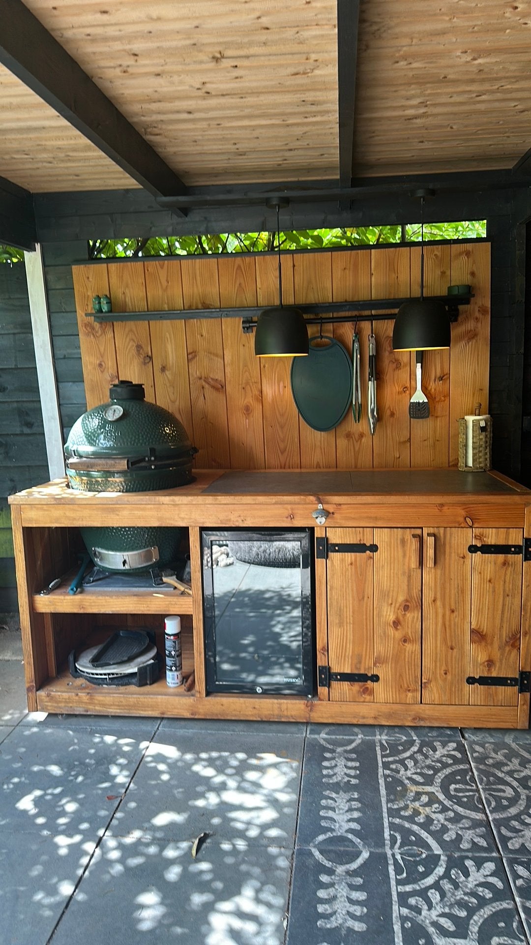 Buitenkeuken met Green egg en koelkast, Tuin en Terras, Ophalen, Zo goed als nieuw, Houtskool