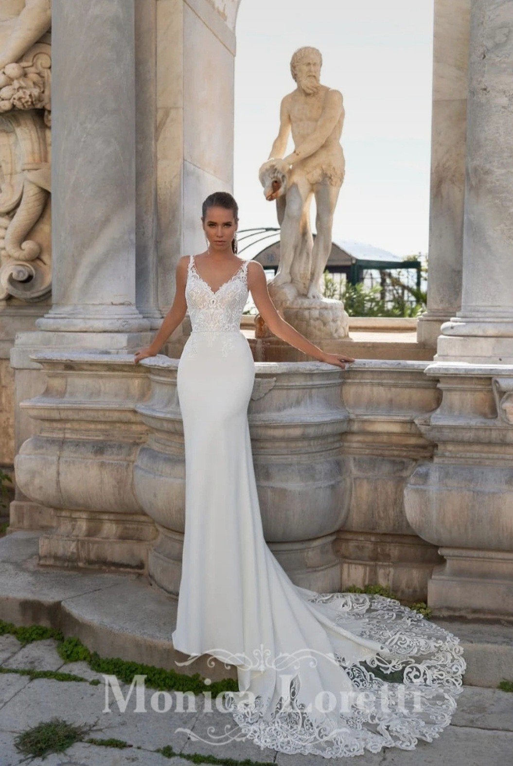 Monica Loretti trouwjurk 8101 aansluitend model maat 36, Ophalen of Verzenden, Nieuw, Wit, Trouwjurk