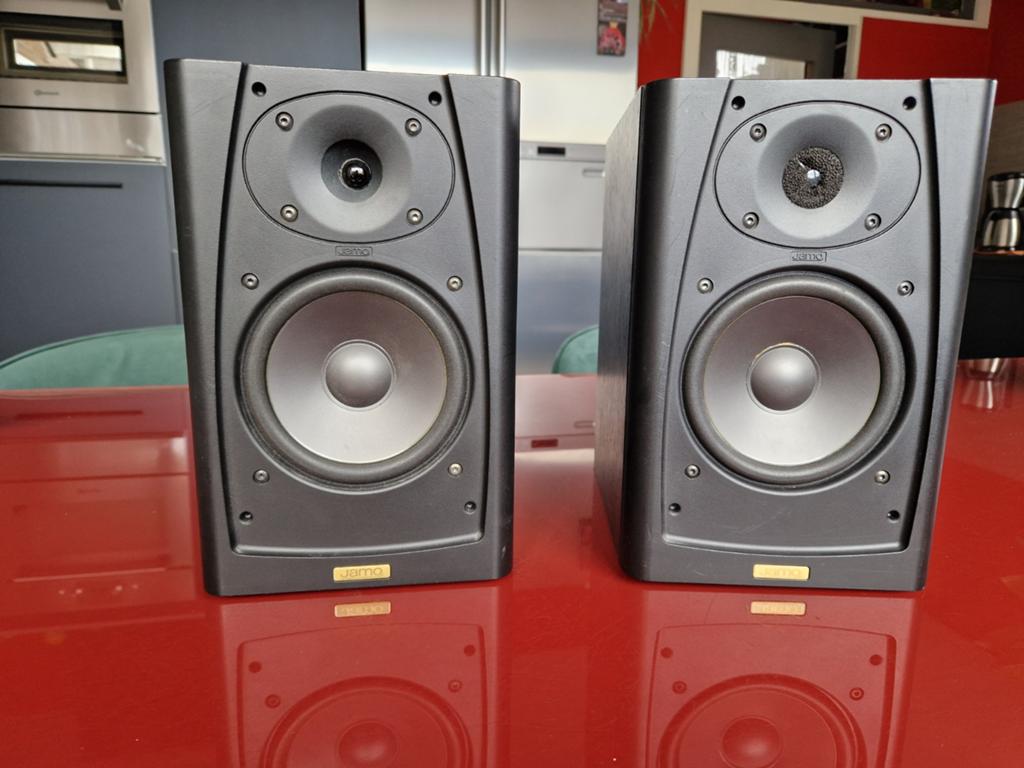 Jamo 28, Ophalen, Front, Rear of Stereo speakers, Jamo