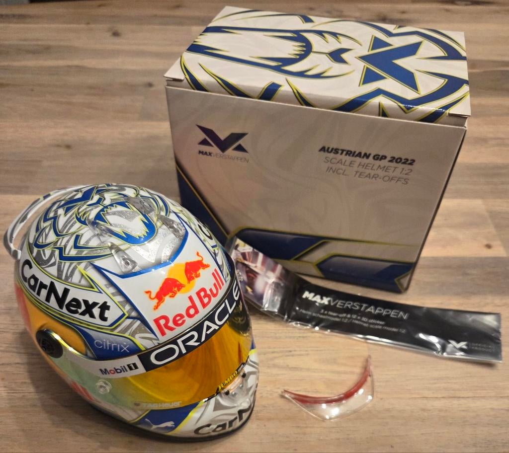 Max Verstappen Schuberth Helm Austrian 2022 GP F1 1:2, Ophalen of Verzenden, Zo goed als nieuw, Formule 1