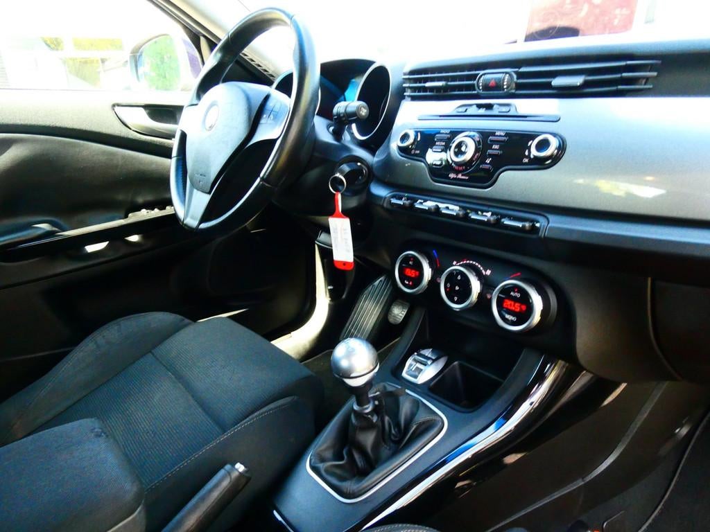 Alfa Romeo Giulietta 1.4 T 120pk 2e eig. Clima Cruise Navi T, Voorwielaandrijving, Euro 5, Stof, Gebruikt