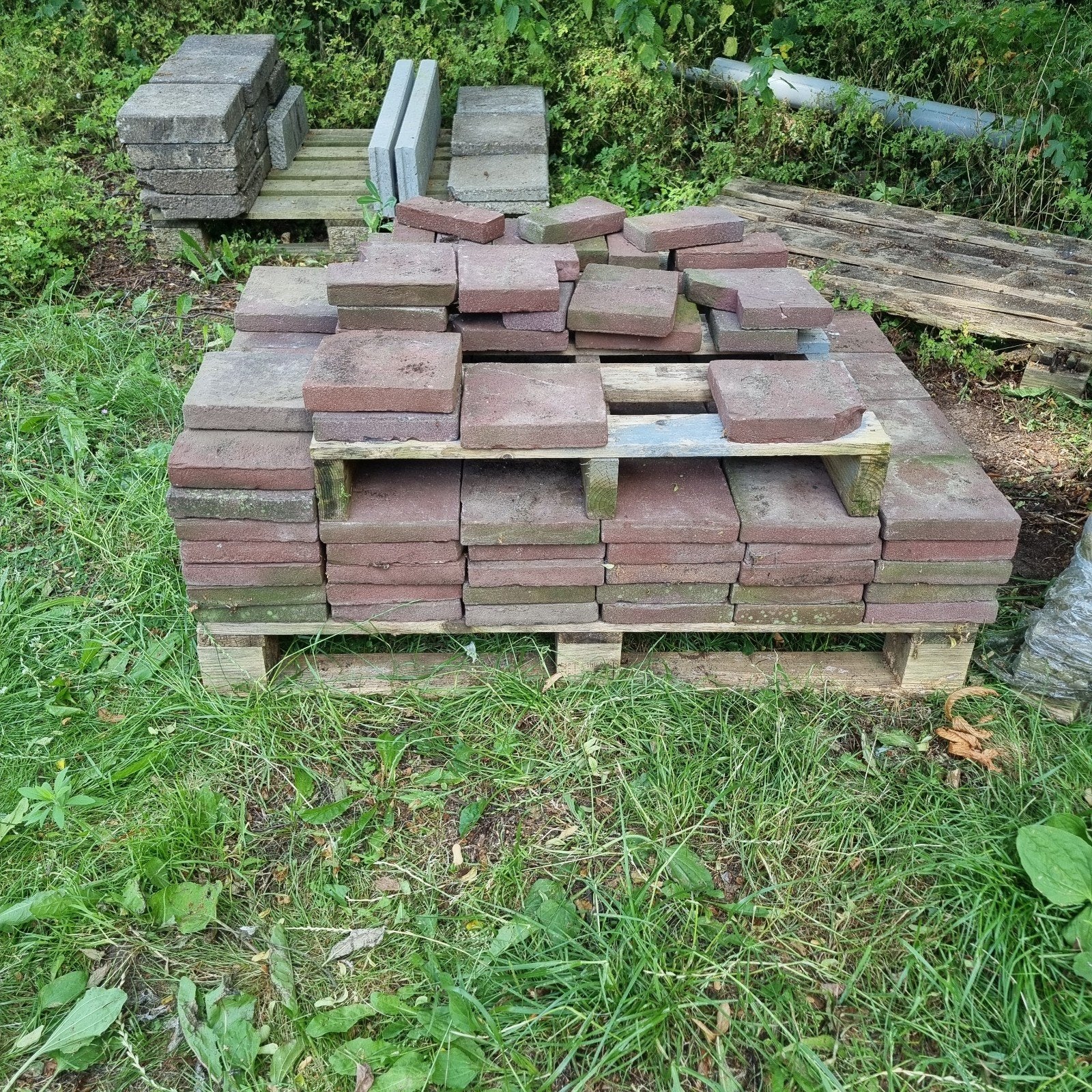 Gebruikte terrastegels, rood/grijs, diverse maten, Tuin en Terras, Ophalen, Gebruikt, Keramiek, 5 tot 10 m²