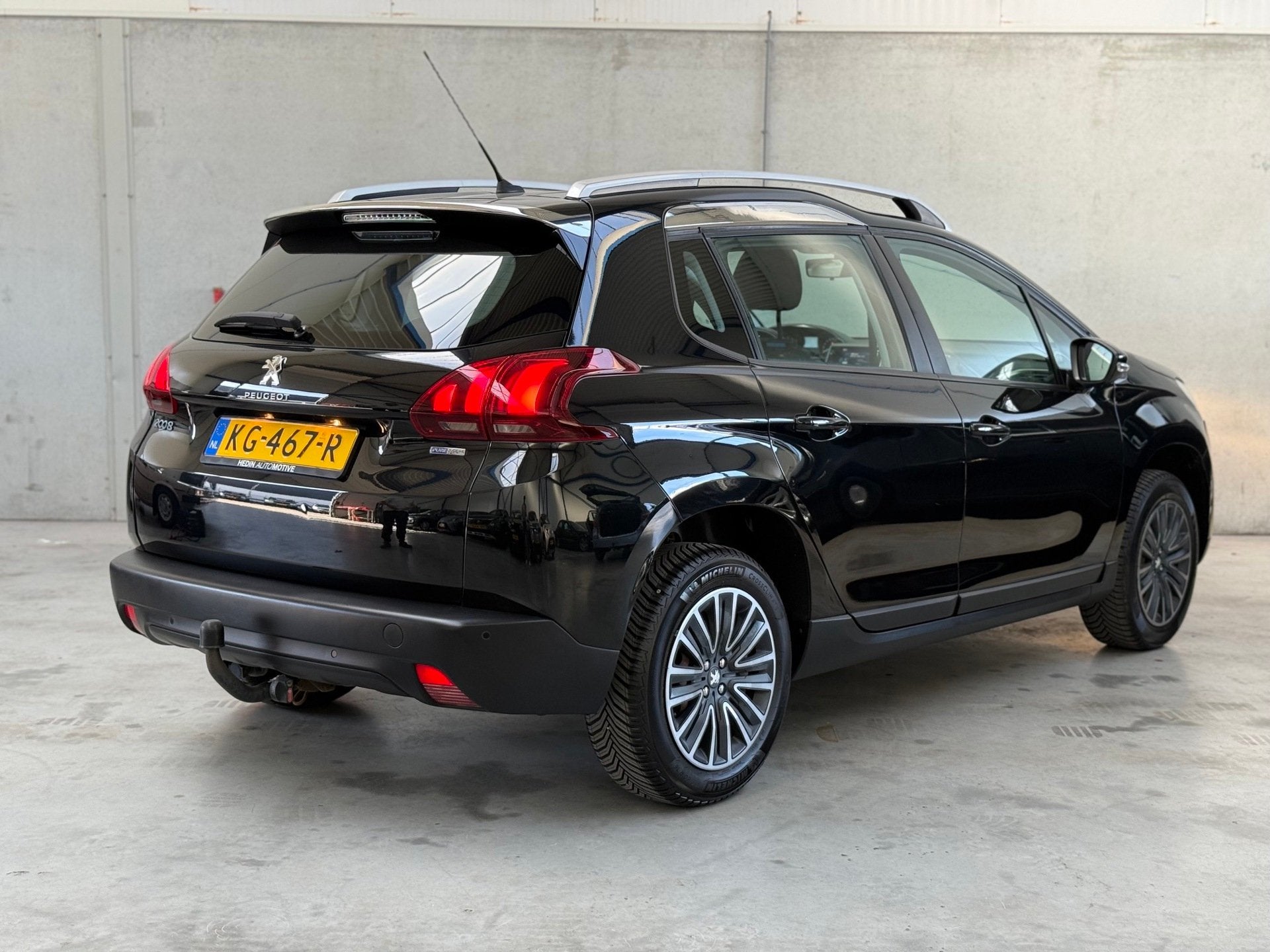 Foto 7 van Peugeot 2008 1.2 PureTech Blue Lion NAP Pano Navi Cruise Zee