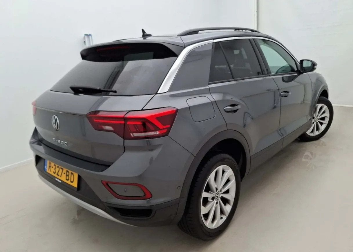 Volkswagen T-Roc 1.0 TSI Life Business 110 PK (bj 2022), Gebruikt, Bedrijf, SUV of Terreinwagen, Zilver of Grijs