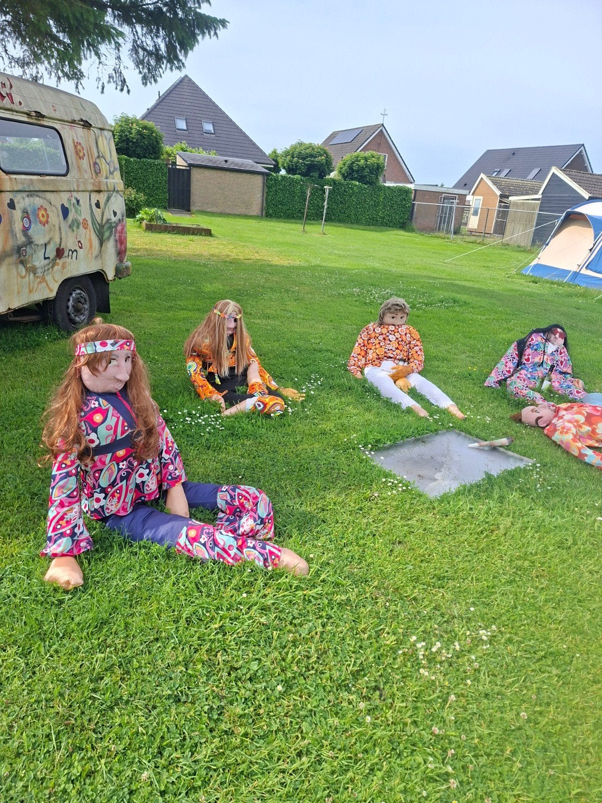 5 hippie poppen + tent+ spandoeken, Ophalen of Verzenden