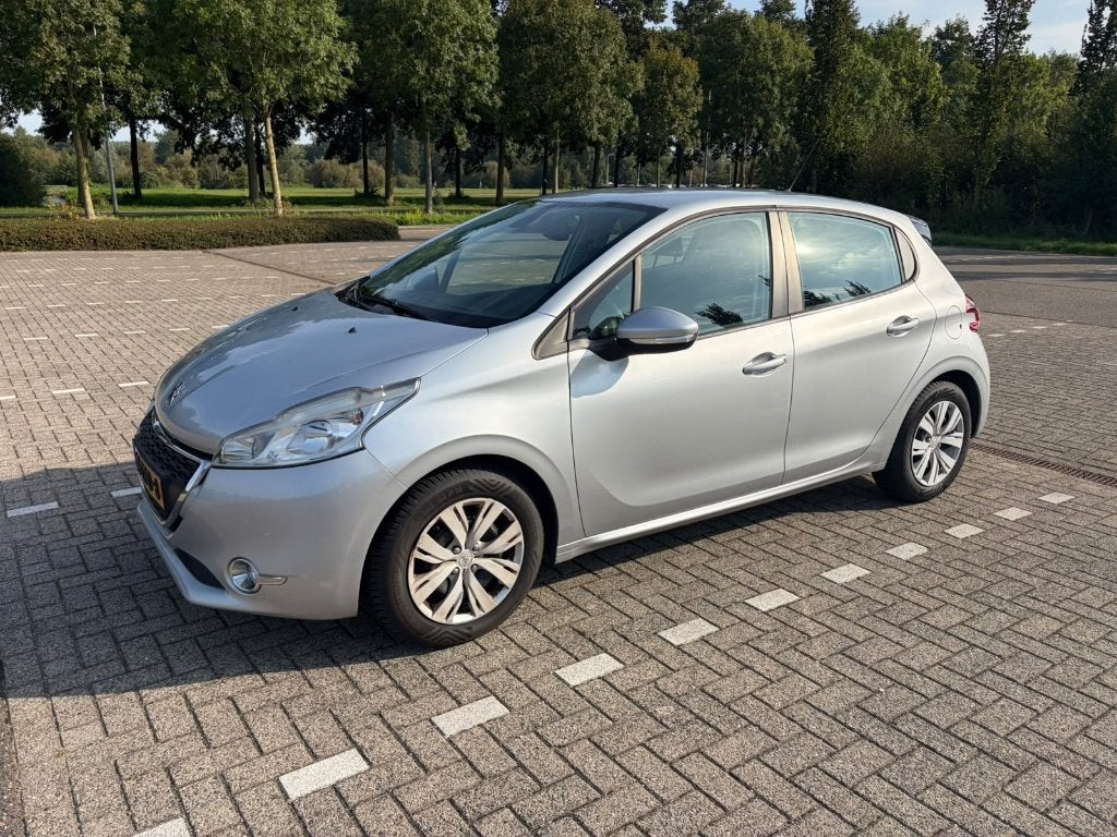 Peugeot 208 1.2 VTi 82PK 5D 2013 - Grijs / Zilver