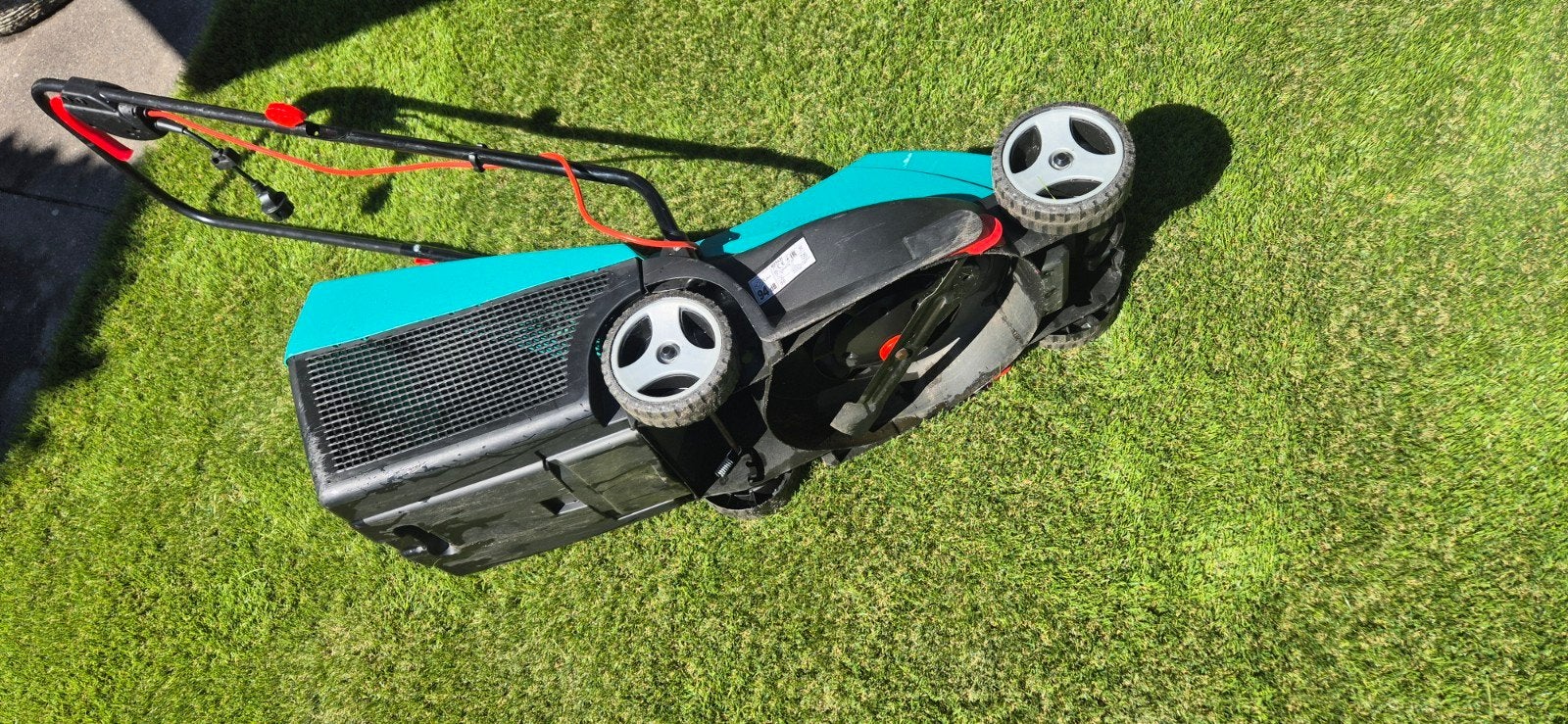 Bosch ARM 32 Elektrische Grasmaaier - Compact en Krachtig, Ophalen, Cirkelmaaier, Gebruikt, Elektrische grasmaaier