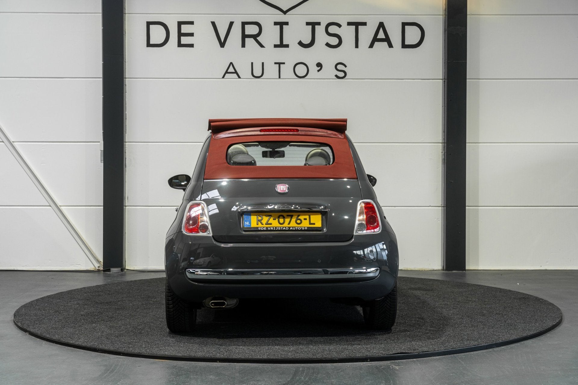 Fiat 500 C 1.2 Lounge Nardo Grey!, Auto's, Euro 5, Gebruikt, 400 kg, Bedrijf