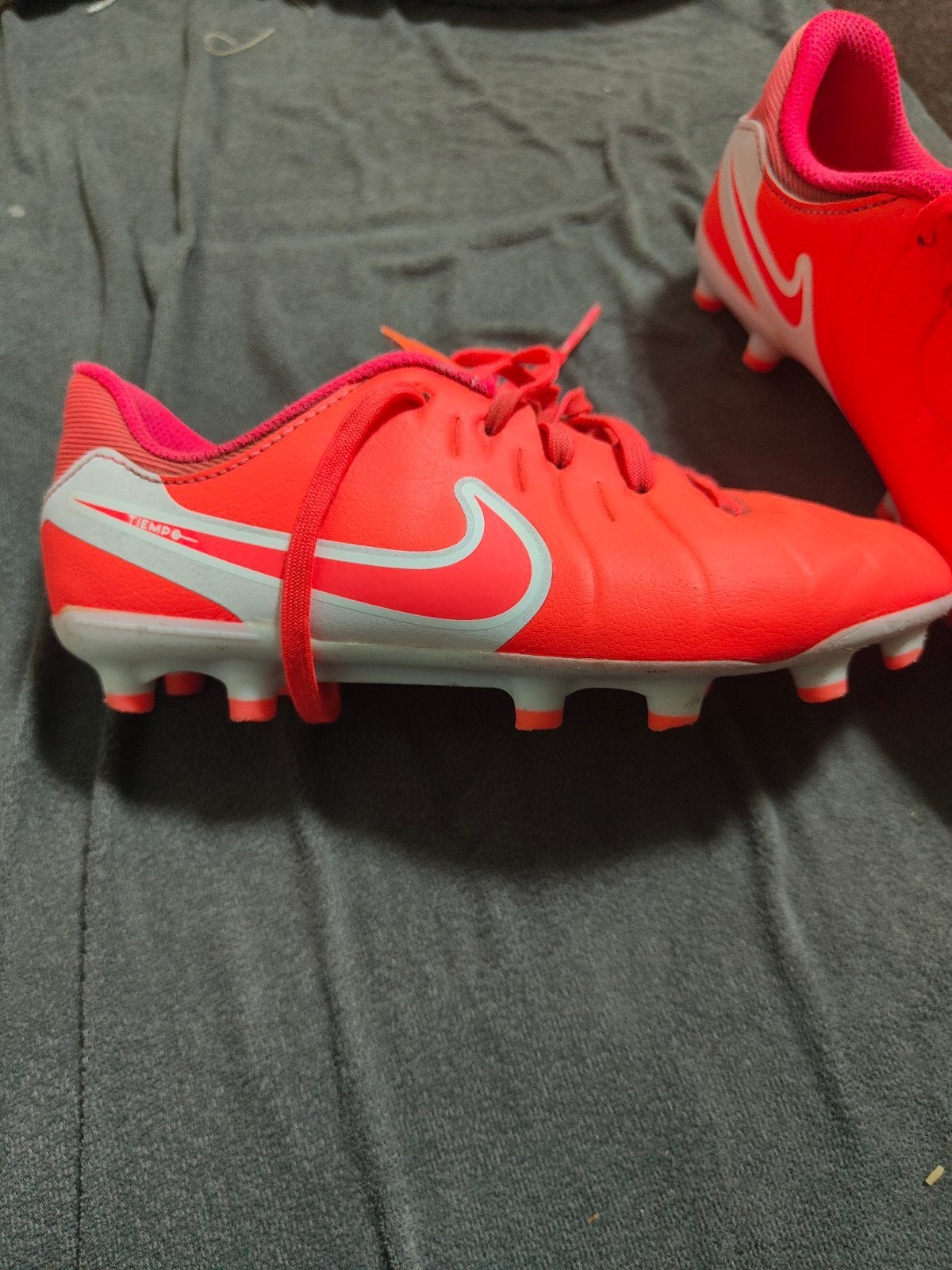 Nike Tiempo voetbalschoenen - Oranje, Maat XS of kleiner, Ophalen of Verzenden, Schoenen