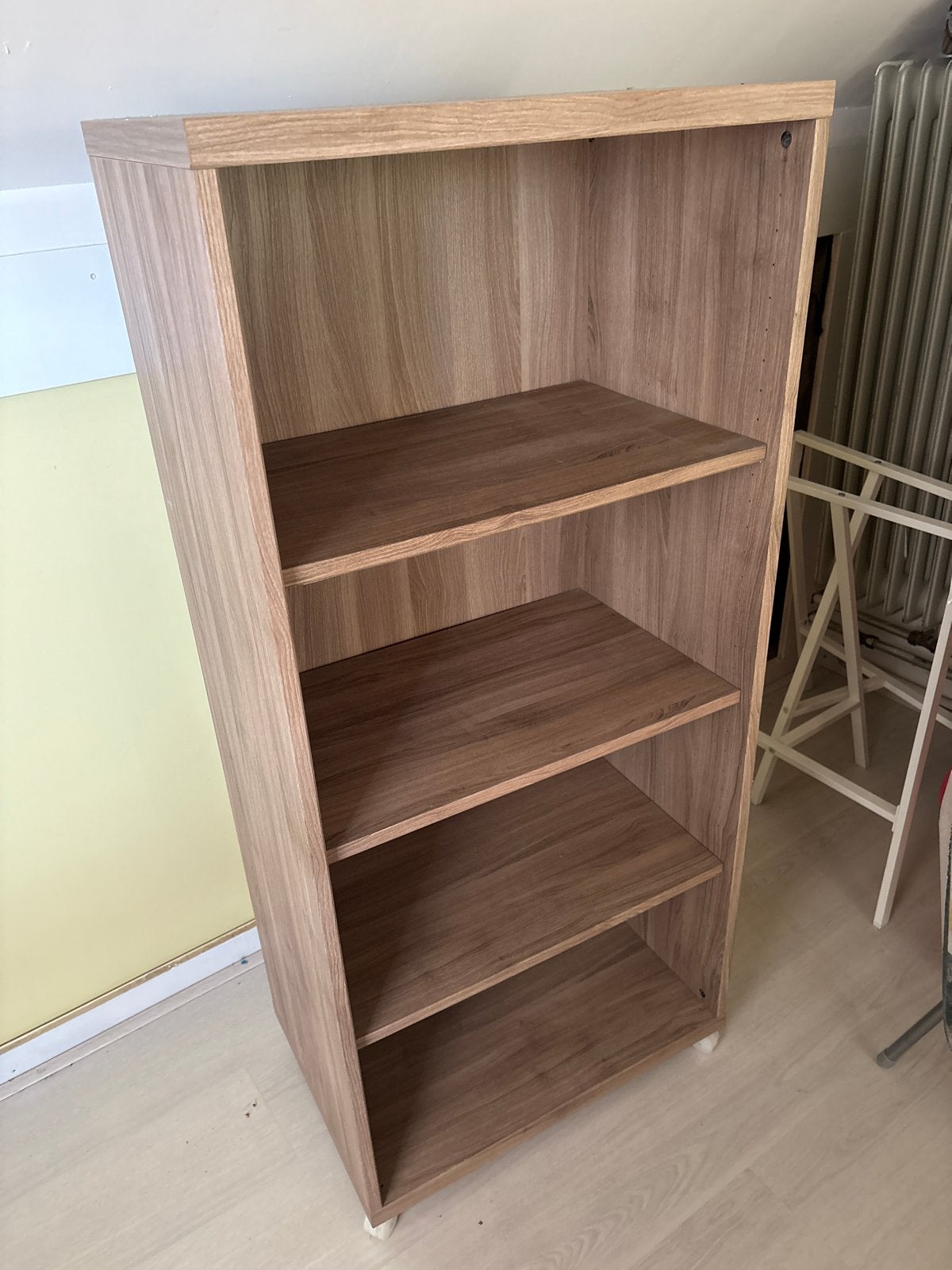 Ikea kast met planken - Verrijdbaar, Huis en Inrichting, Kasten | Boekenkasten, Ophalen, Met plank(en), Gebruikt, 100 tot 150 cm