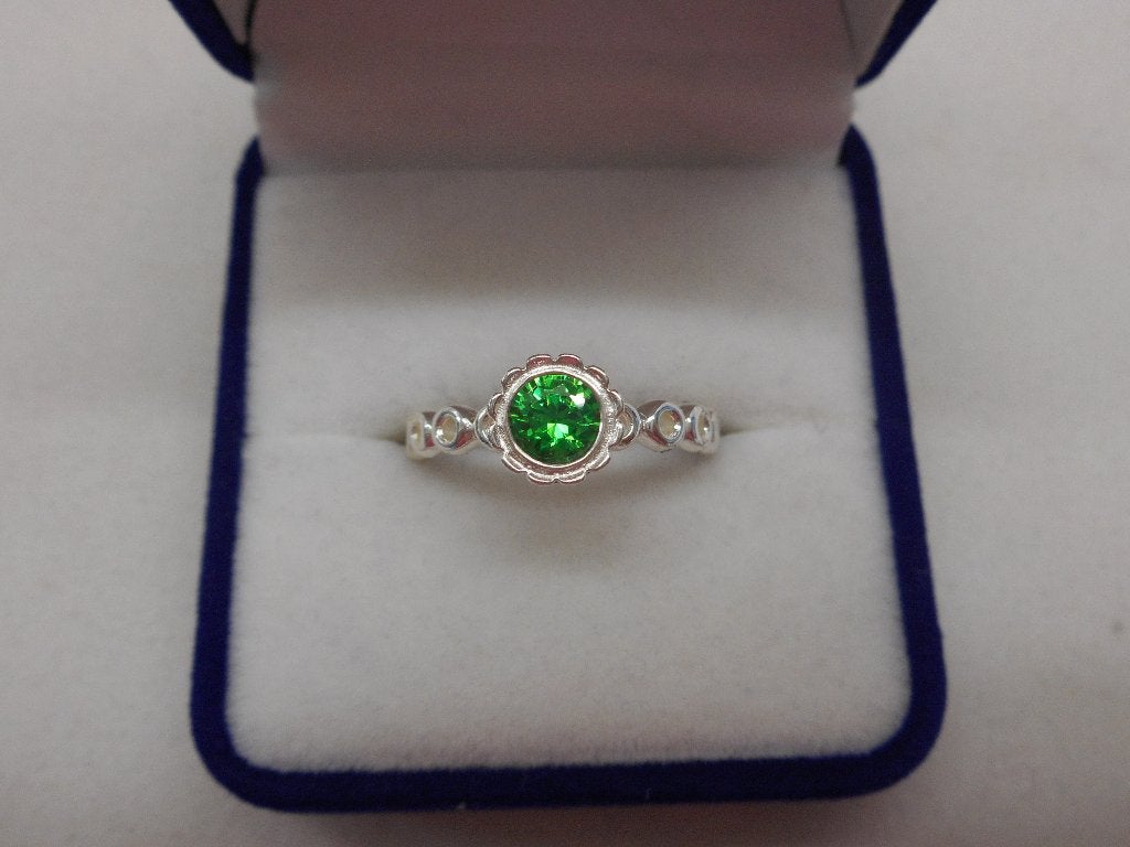 Zilveren ring met groene steen maat 15.5 nr.230, Sieraden, Tassen en Uiterlijk, Ringen, Verzenden, Dame, Zilver, Zilver